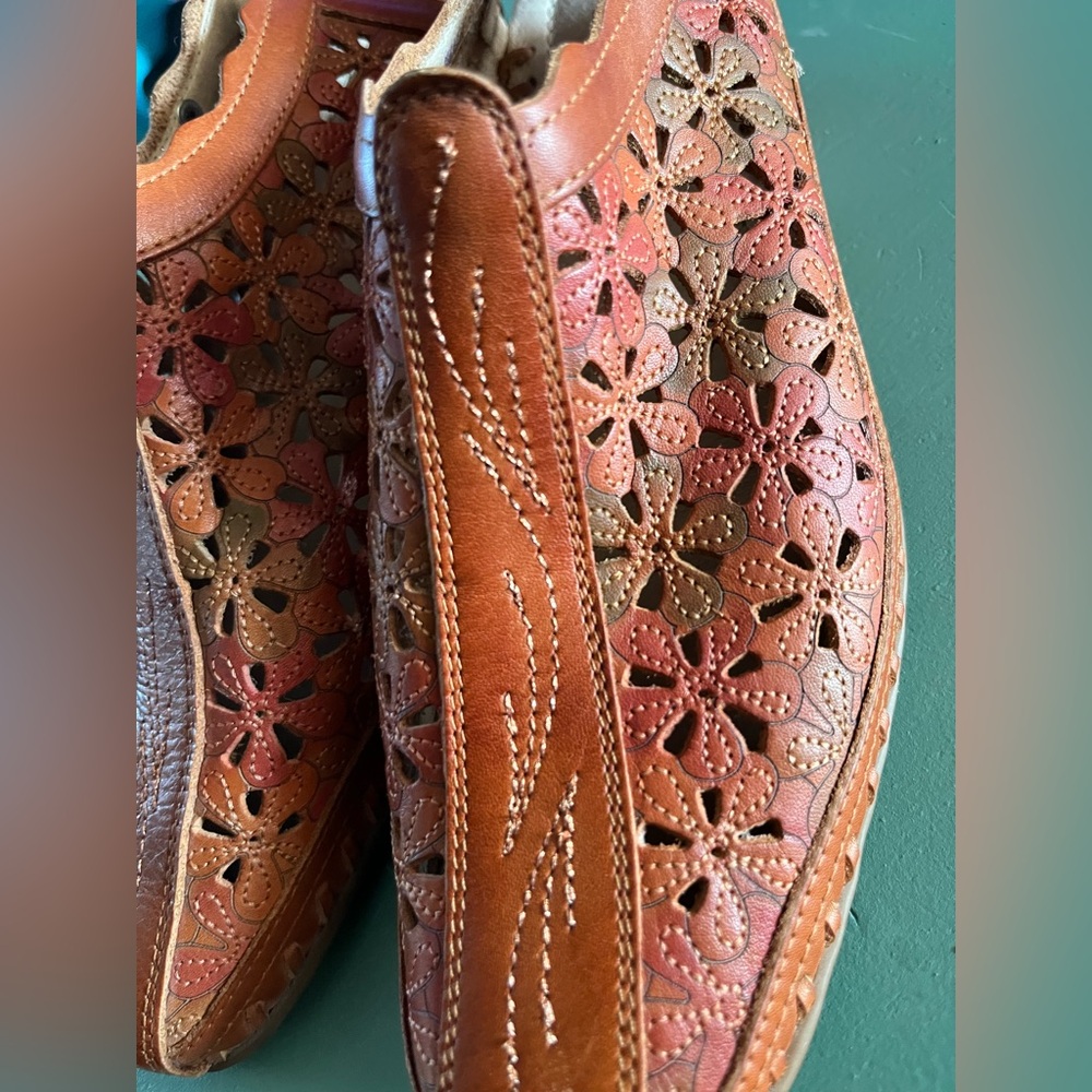 Pikolionos Mule Slingback Spanish Design Leather Floral